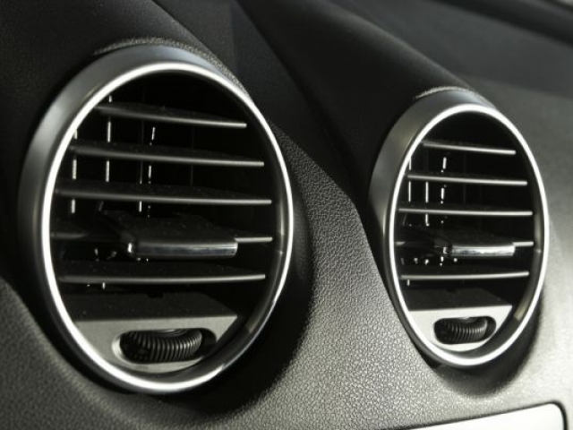 Cómo revisar el sistema de aire acondicionado de tu auto para verificar que todo está OK