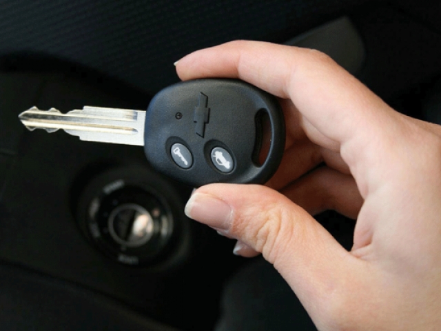 La llave del auto no gira. ¿Qué hago?