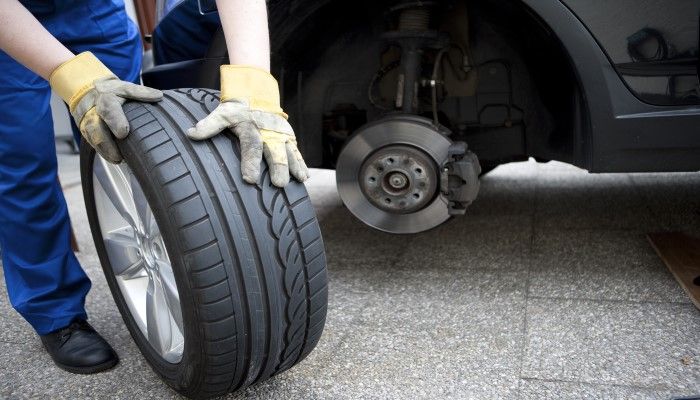reparar un neumático 