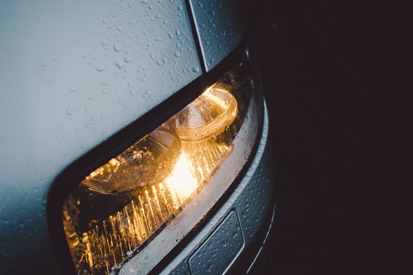 4 síntomas de que debes cambiar los faros de tu auto