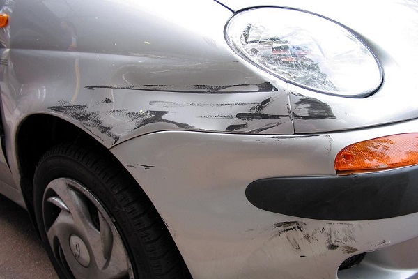 Cómo eliminar raspones de la carrocería de tu auto