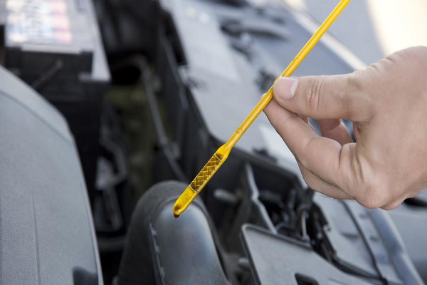 ¿Cuánto aceite necesita mi auto en realidad?