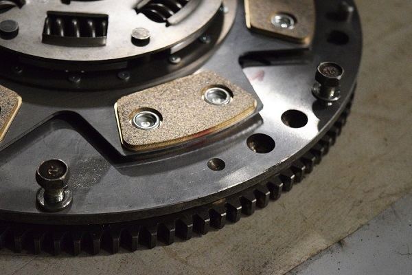 Como funciona el pedal del embrague de tu auto