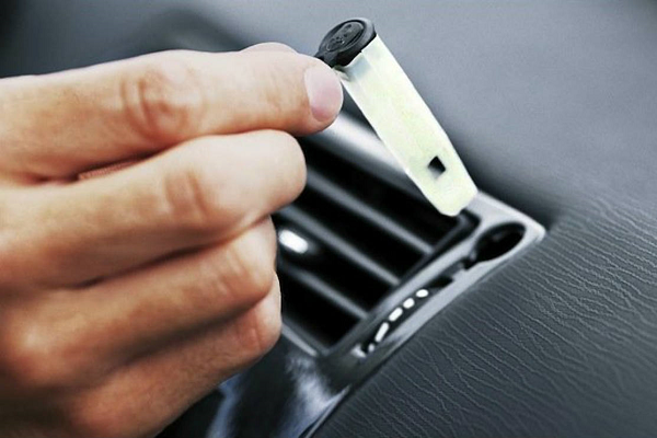 tu auto huele mal
