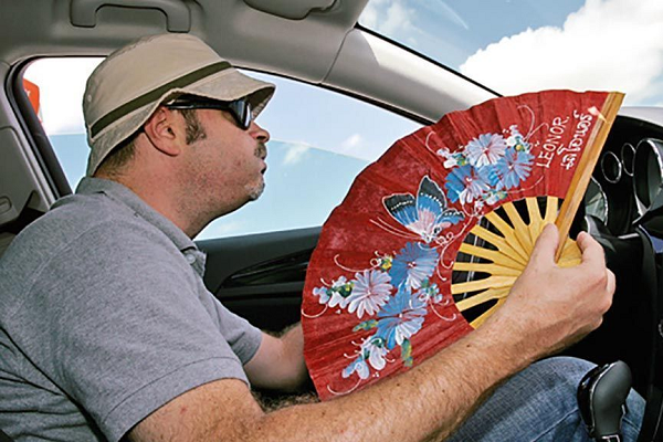 recargar el sistema de aire acondicionado del auto