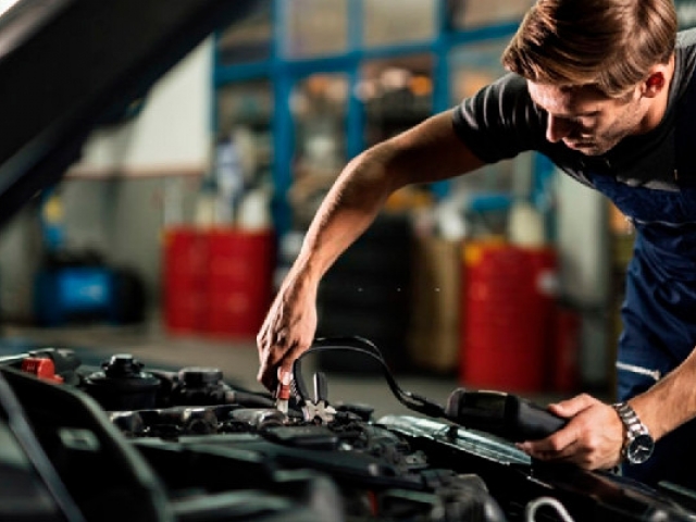 Cómo proteger los bornes de la batería de tu auto